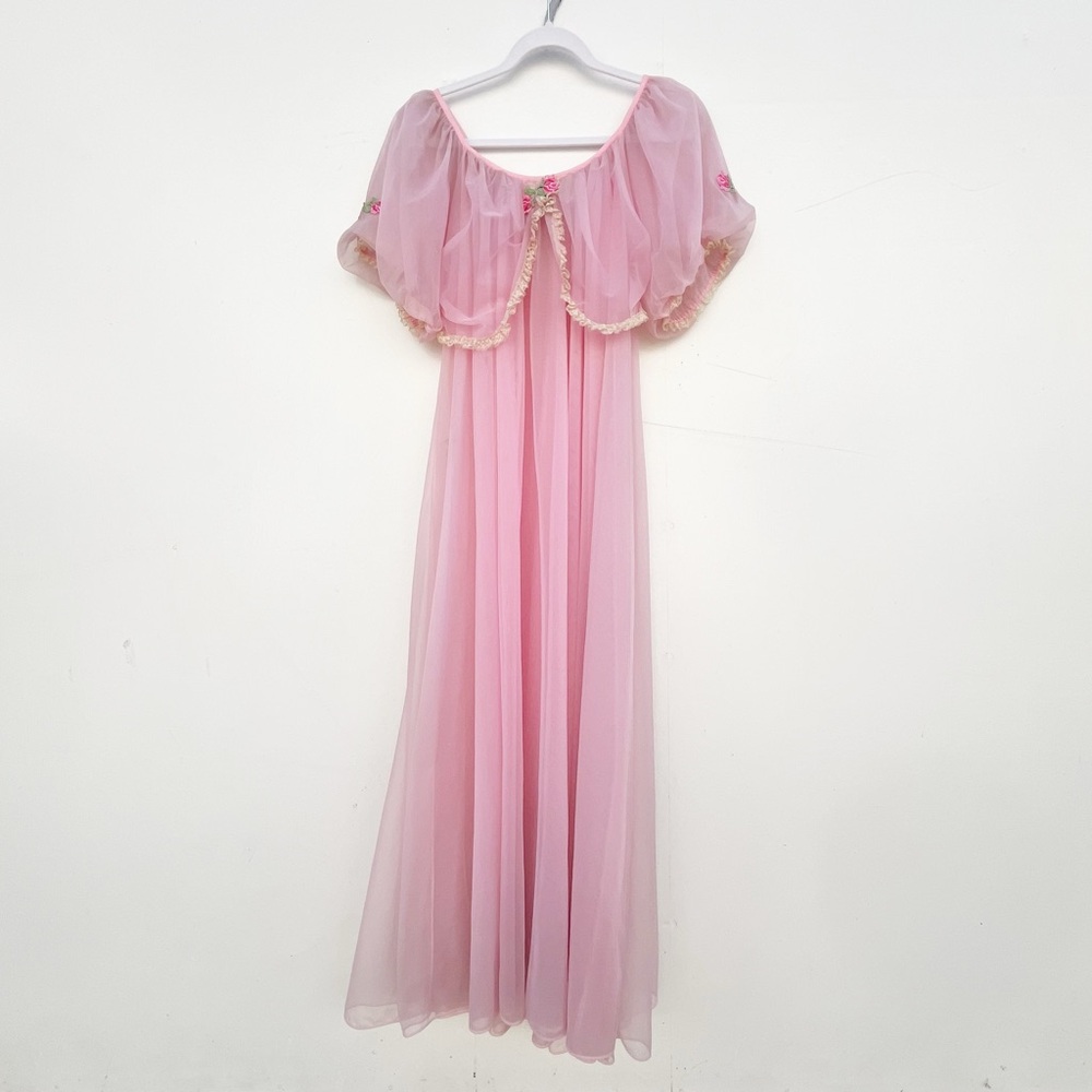 VINTAGE 1960’s Rovel of California Nylon Light Pink Nightgown with Puff Sleeve
